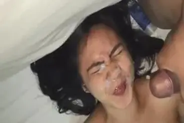 Mahasiswi Cantik Pasrah Disembur Sperma Di Muka